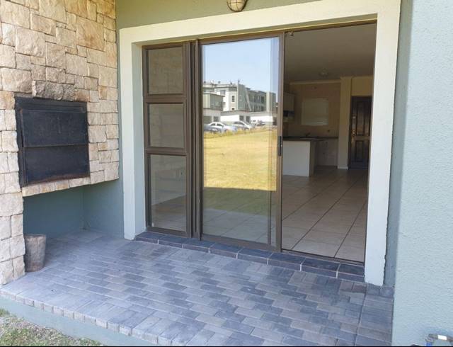 2 bed property to rent in BURGUNDY ESTATE